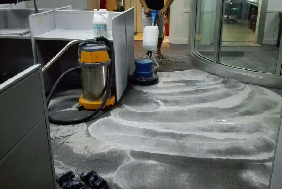 工廠、商務(wù)大樓、工業(yè)園區(qū)、私人企業(yè)、電影院、銀行、政府機關(guān)、學(xué)校、酒店娛樂場所等地毯沙發(fā)清洗